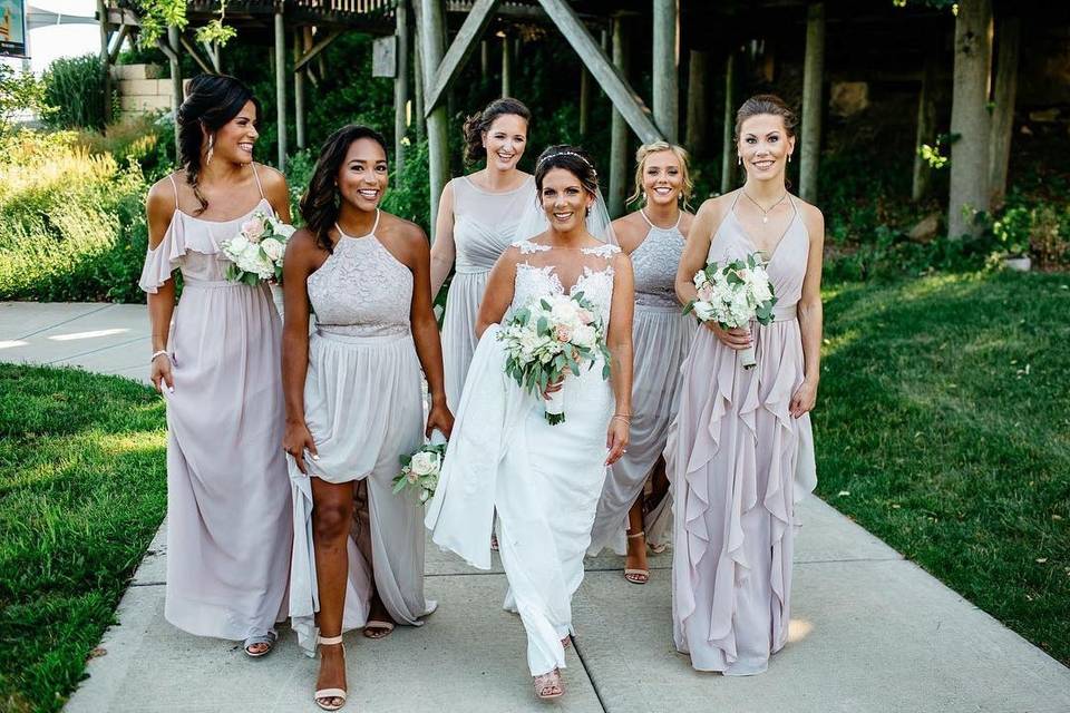 Soft glam for the bride&maids