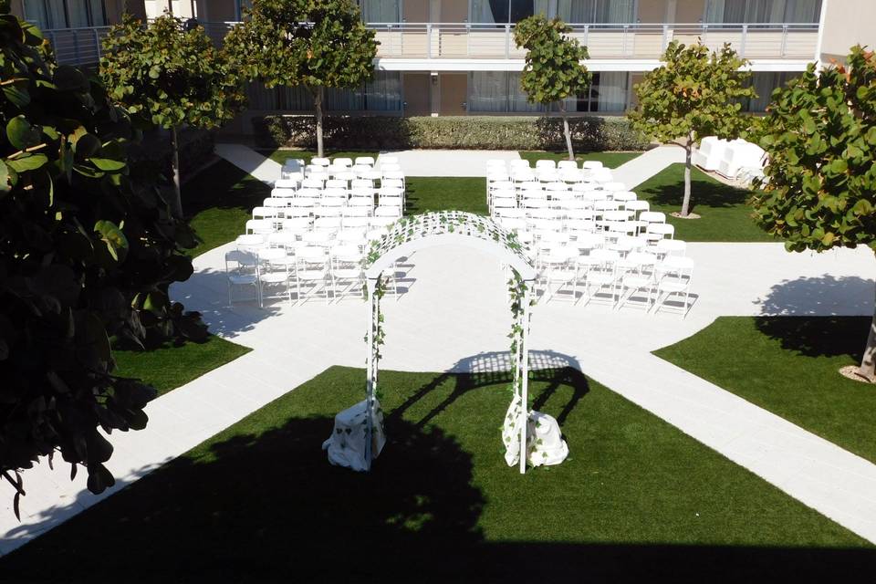 Outdoor ceremony