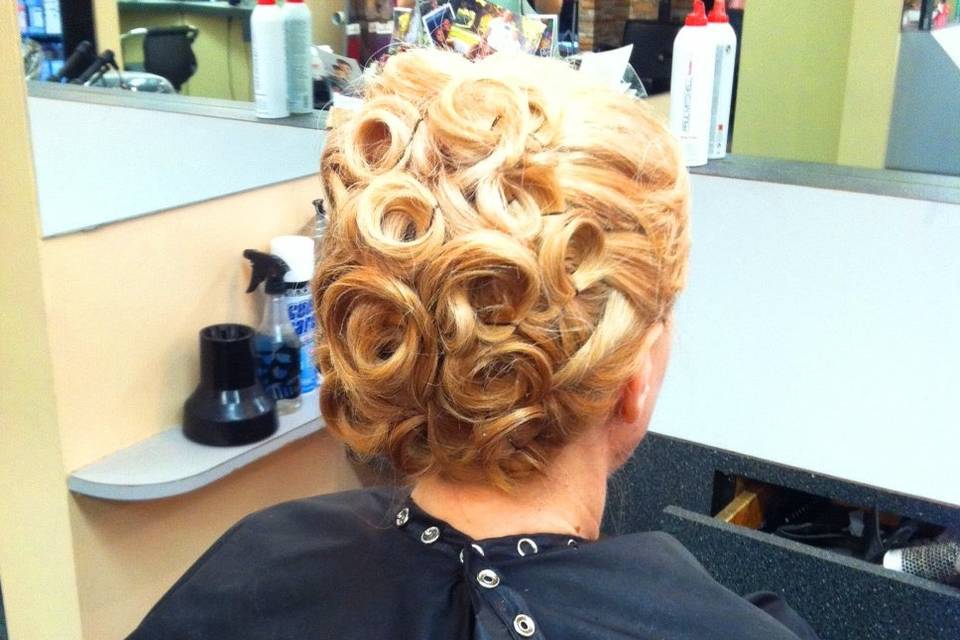 Classic Pin curl updo