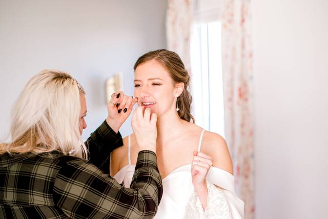 Garyn making final touches