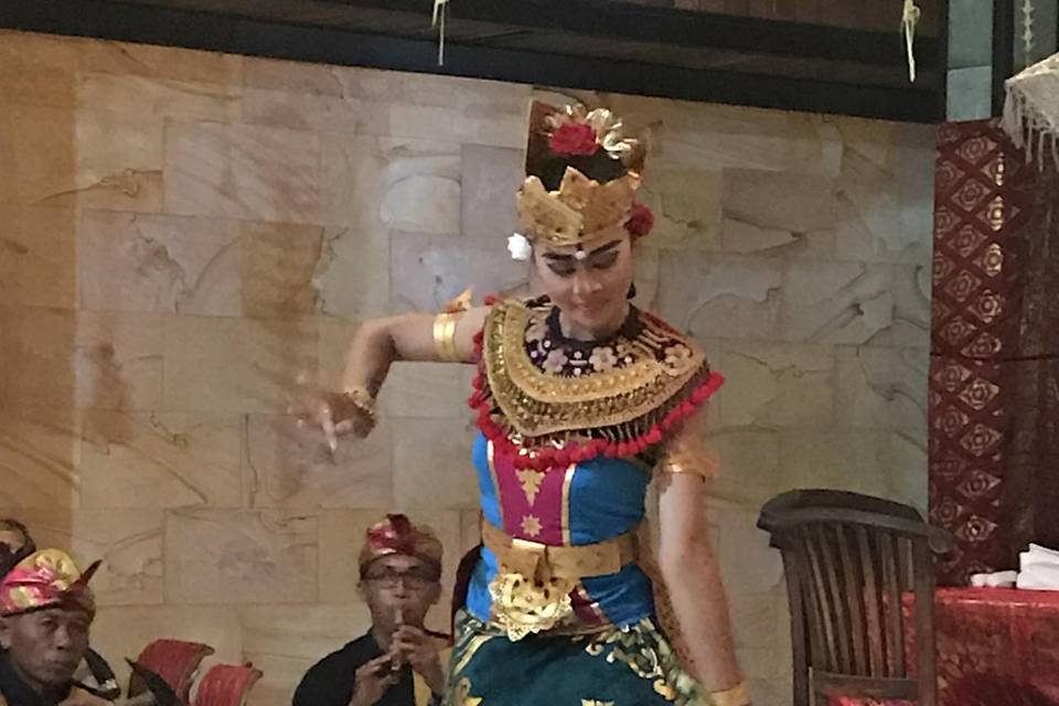 Balinese entertainment