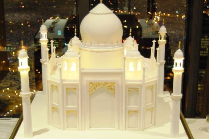 The Taj Mahal, completely edible (except for the LED lights hidden in the fondant Minarets)