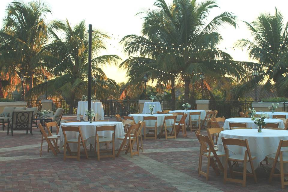 Outdoor tables and chairs set-up