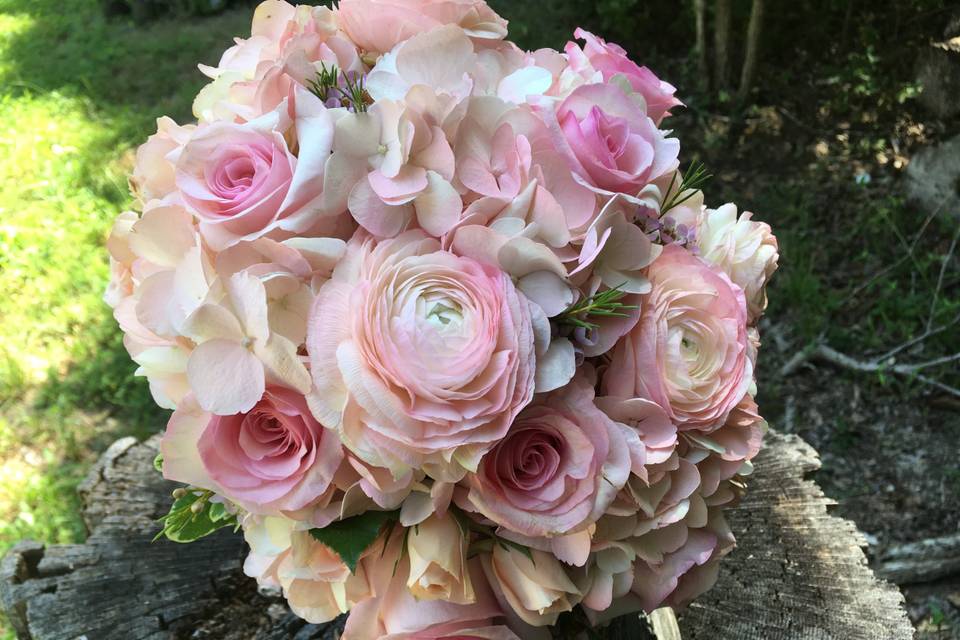 Pink and white bouquet