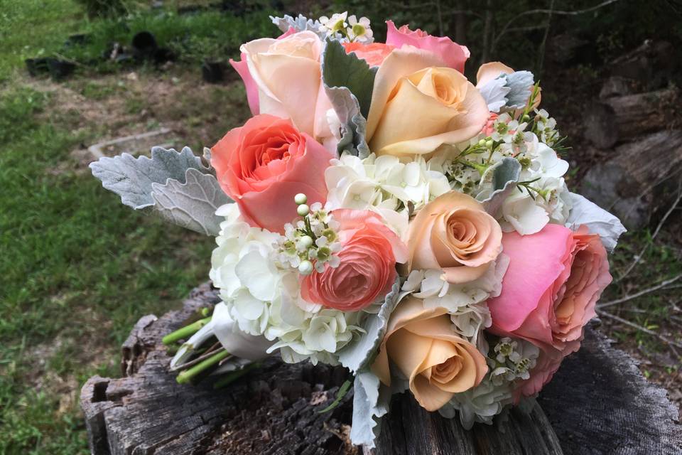 Coral and peach bouquet