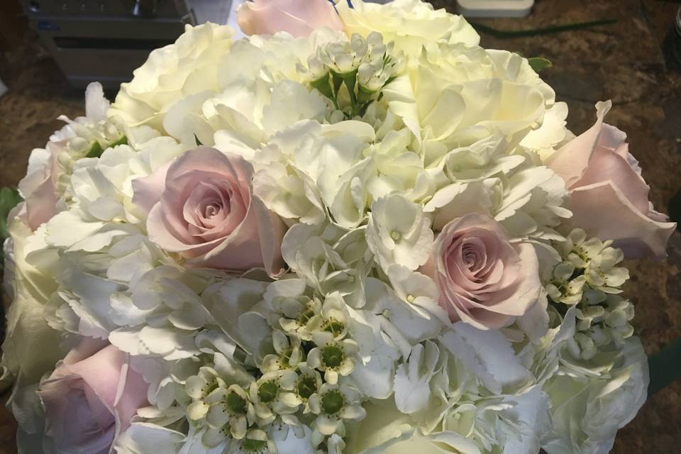 Blush and white bouquet