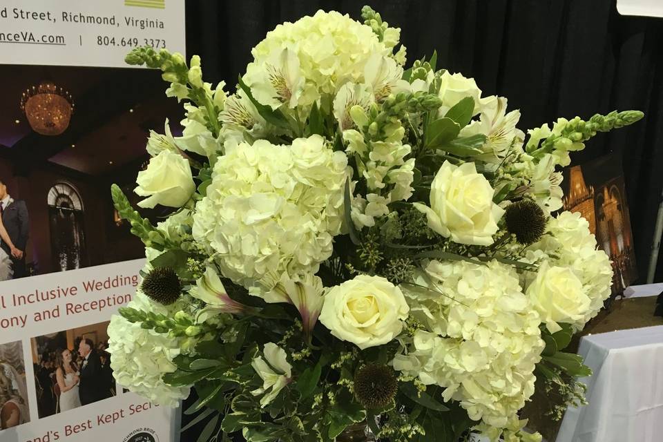 Large statement arrangement