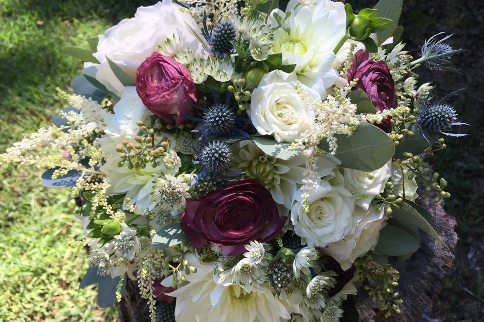 Garden roses and ranunculus