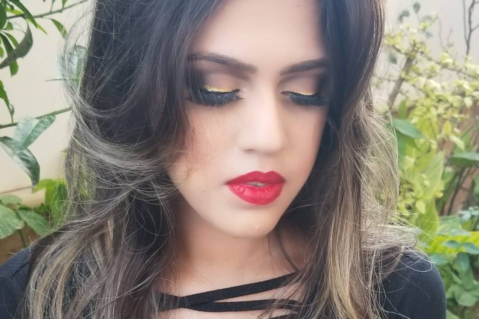 MAKEUP