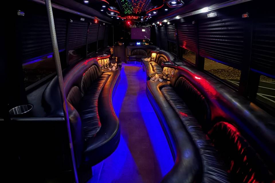 26 Pass. LimoBus