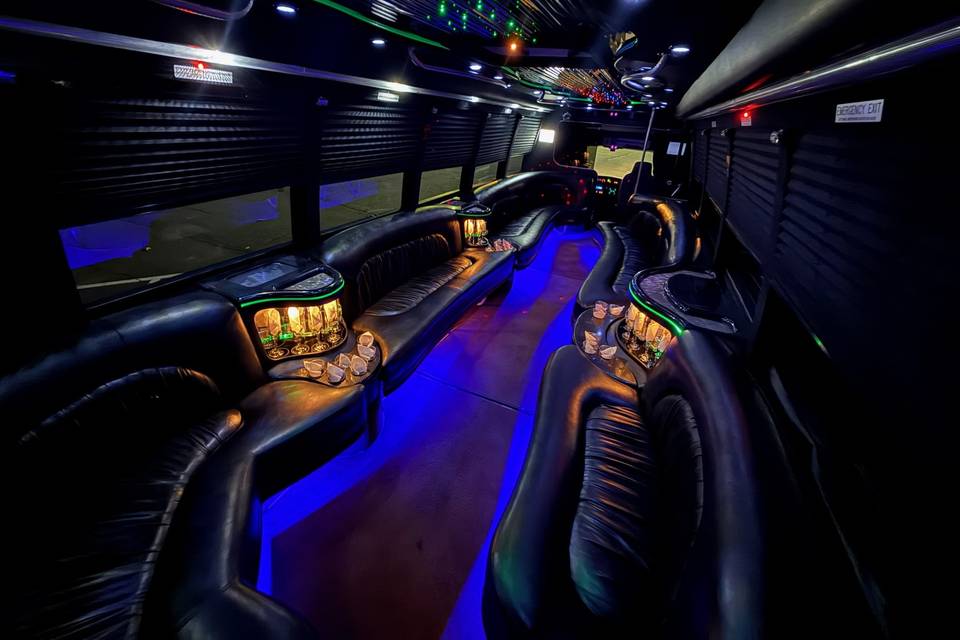 26 Pass. LimoBus