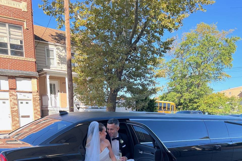 11 Pass. Chrysler 300 Limo