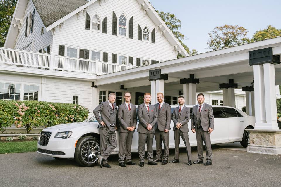 11 Pass. Chrysler 300 Limo