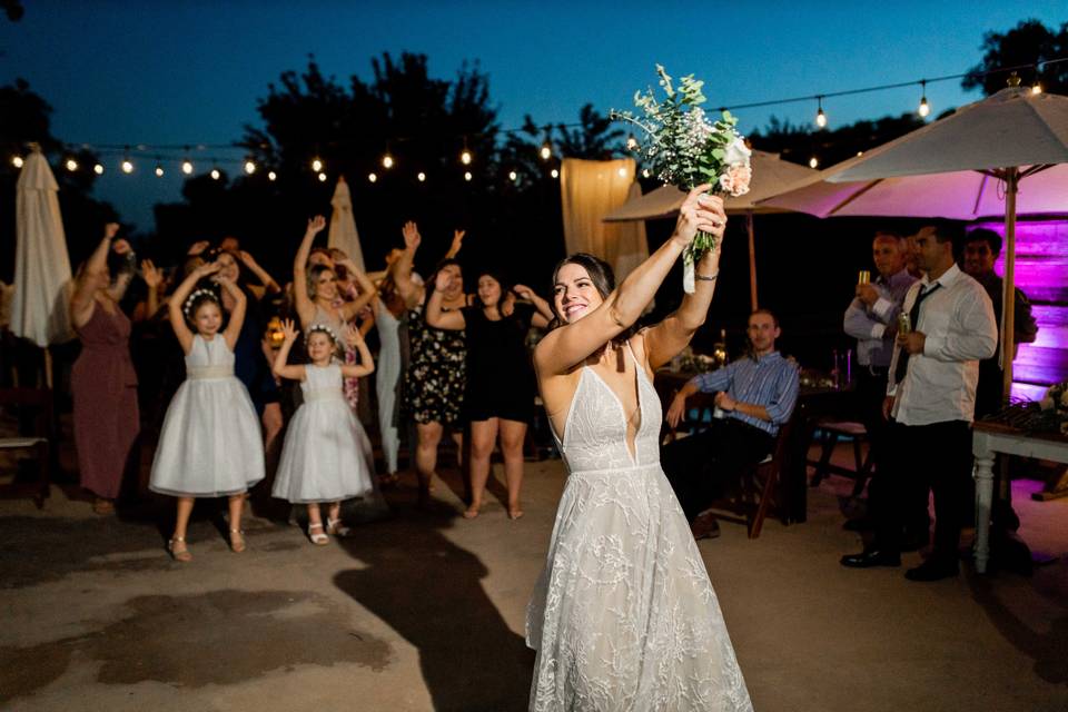 Bouquet toss