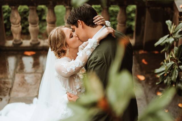 Vellum & Wing Photography
