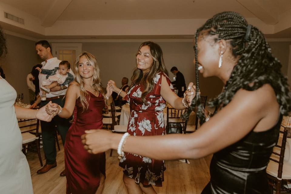 Dancing with your besties!