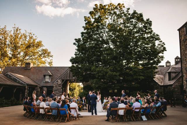 Ceremony in the round
