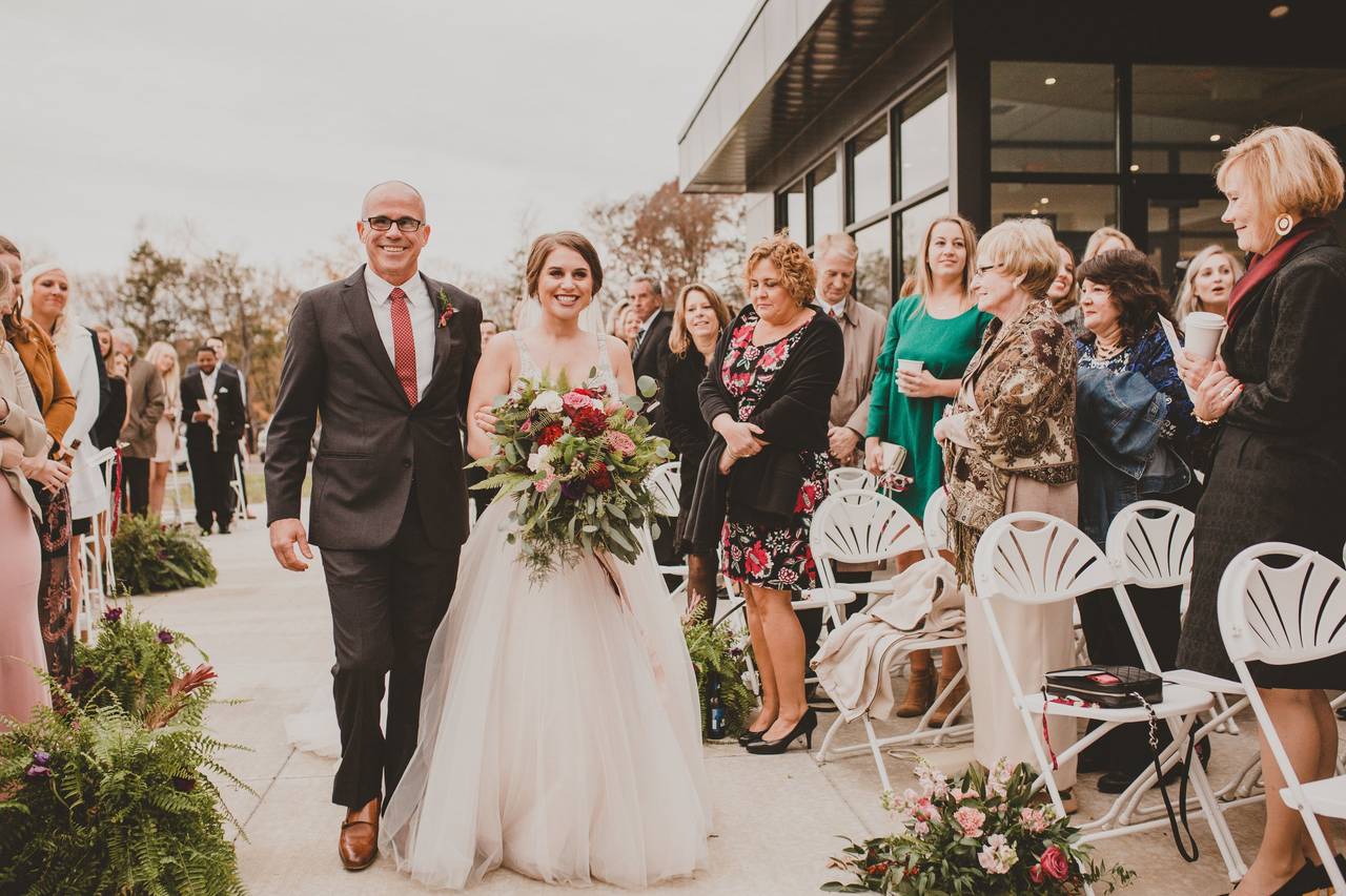 The Venue at Maison du Lac Barn & Farm Weddings Pacific, MO