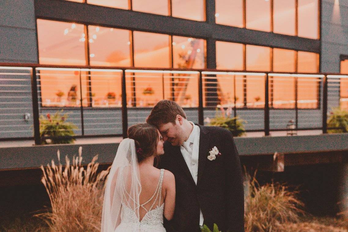 The Venue at Maison du Lac Barn & Farm Weddings Pacific, MO