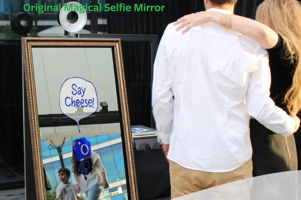 Mirror Me Booth