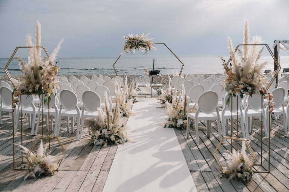 Ceremony on the beach @incanto