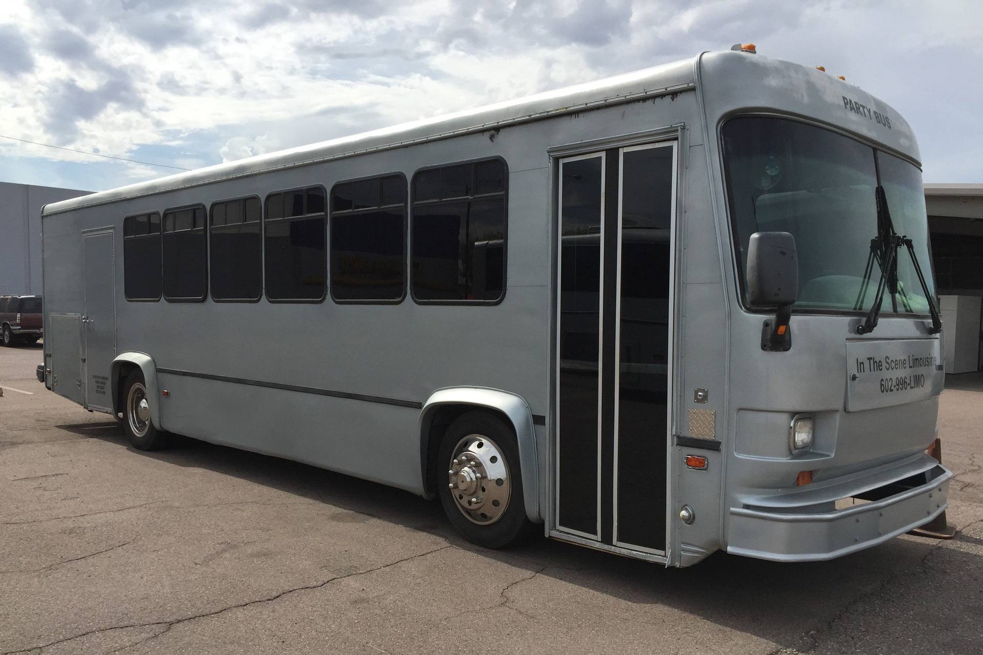 In The Scene Limousine & Partybus - Transportation - Phoenix, AZ