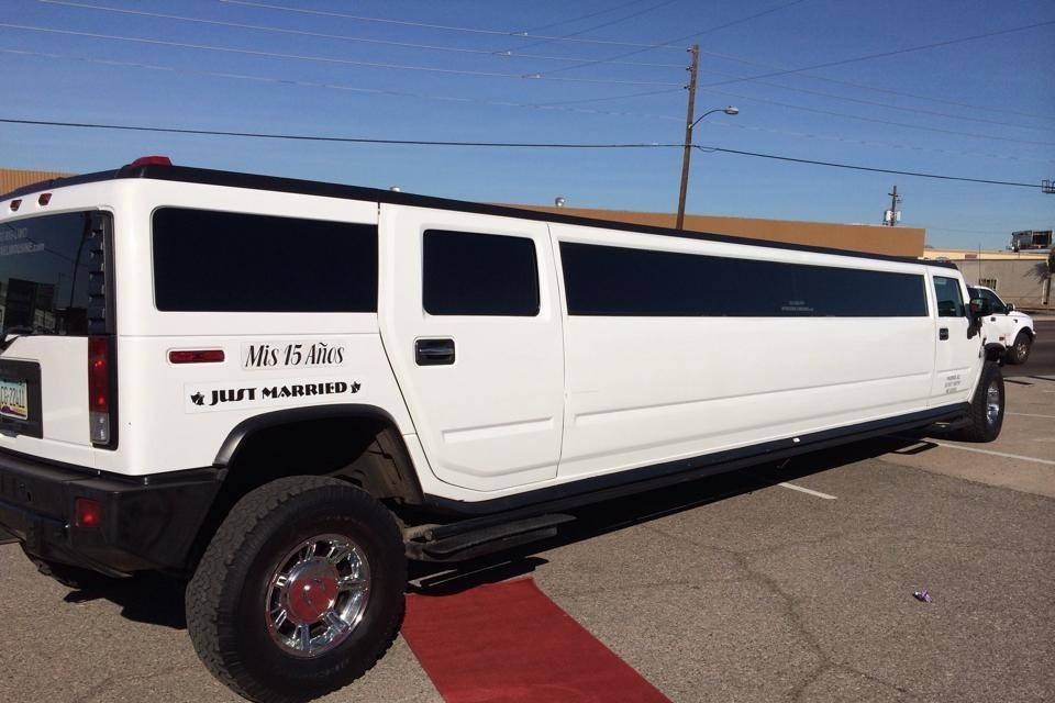 In The Scene Limousine & Partybus