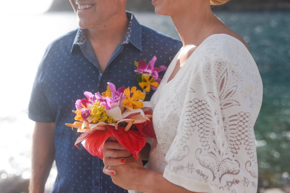 Handheld Tropical Bridal