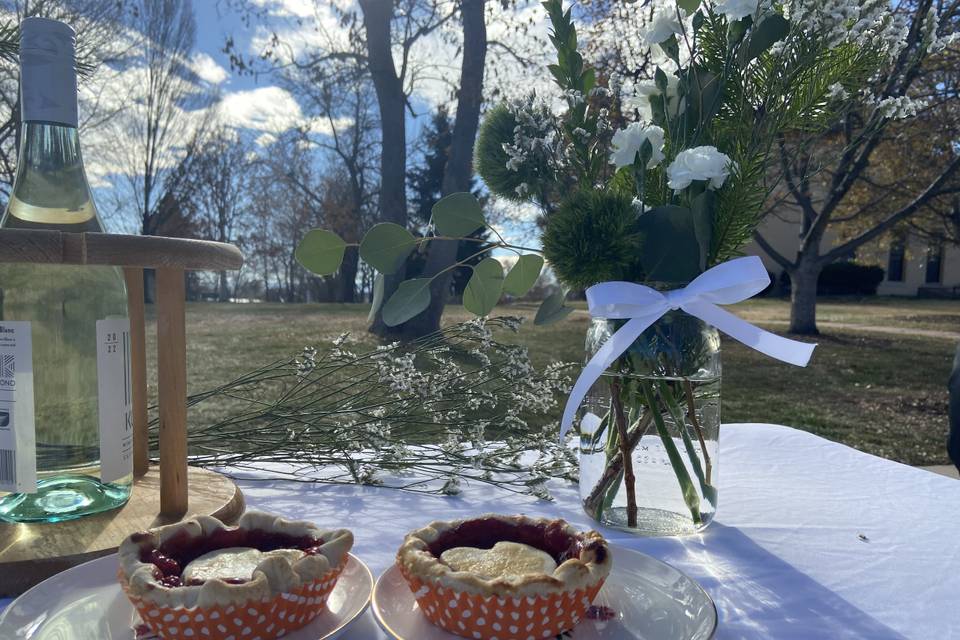 Pie and flowers