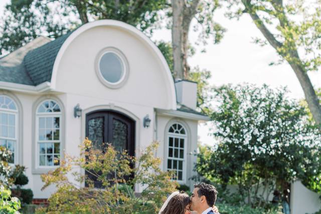 Morais Vineyards Couple
