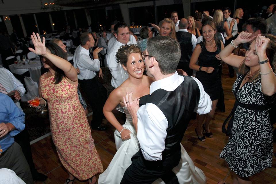Bride and Groom in the groove
