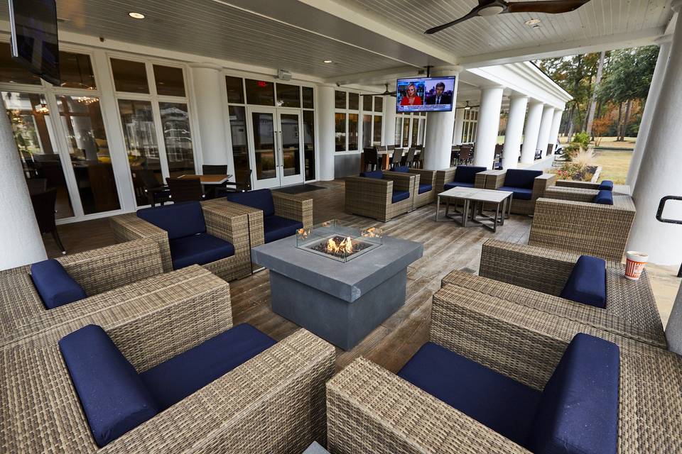 Covered veranda and fire pit