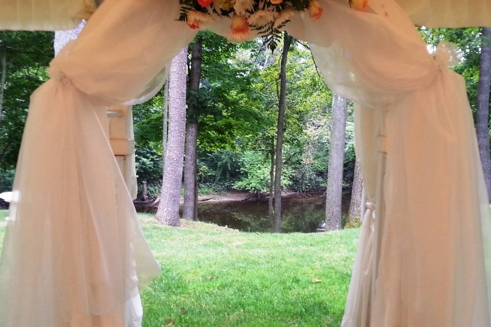Ceremony arch décor