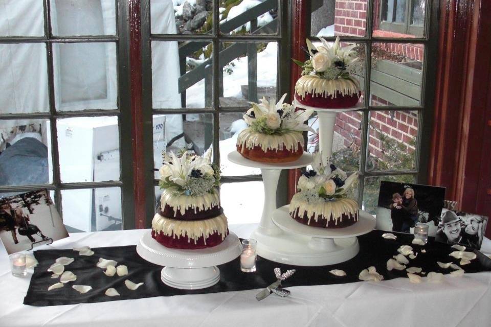 nothing-bundt-cakes-wedding-cake-corte-madera-ca-weddingwire