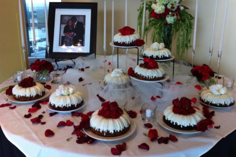 Nothing Bundt Cakes in Strongsville - Restaurant menu and reviews