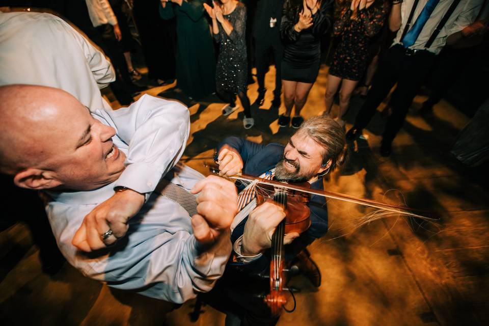 Fiddler on the dance floor