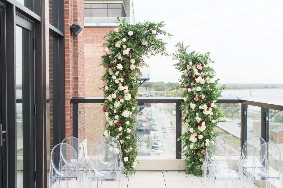 BALCONY CEREMONY SETUP