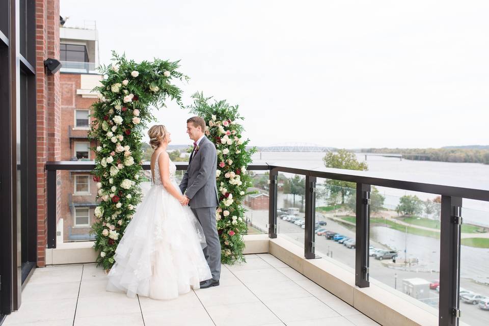 BALCONY CEREMONY SETUP