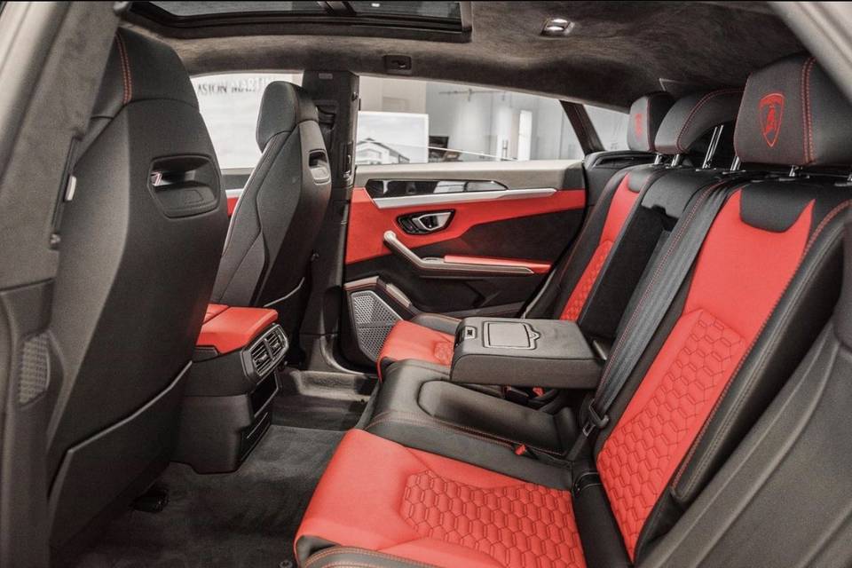 Lamborghini Urus Interior