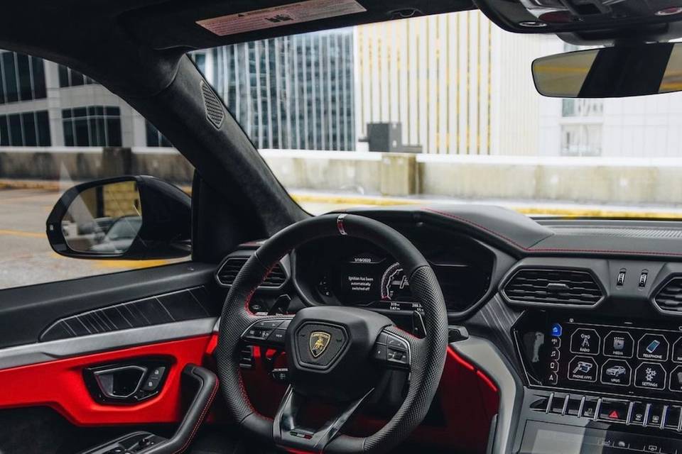 Lamborghini Urus Interior