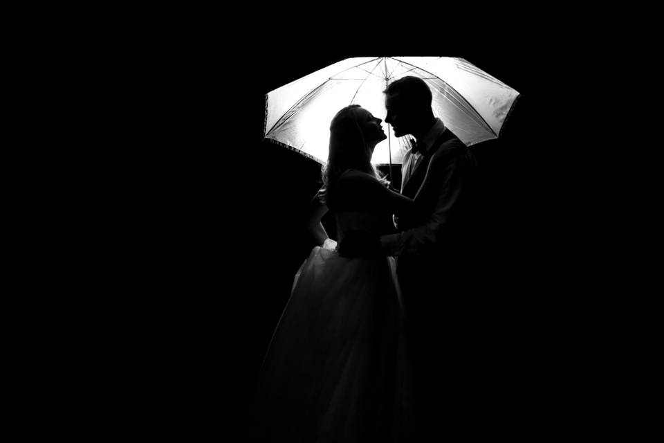 New Hampshire outdoor wedding in the rain