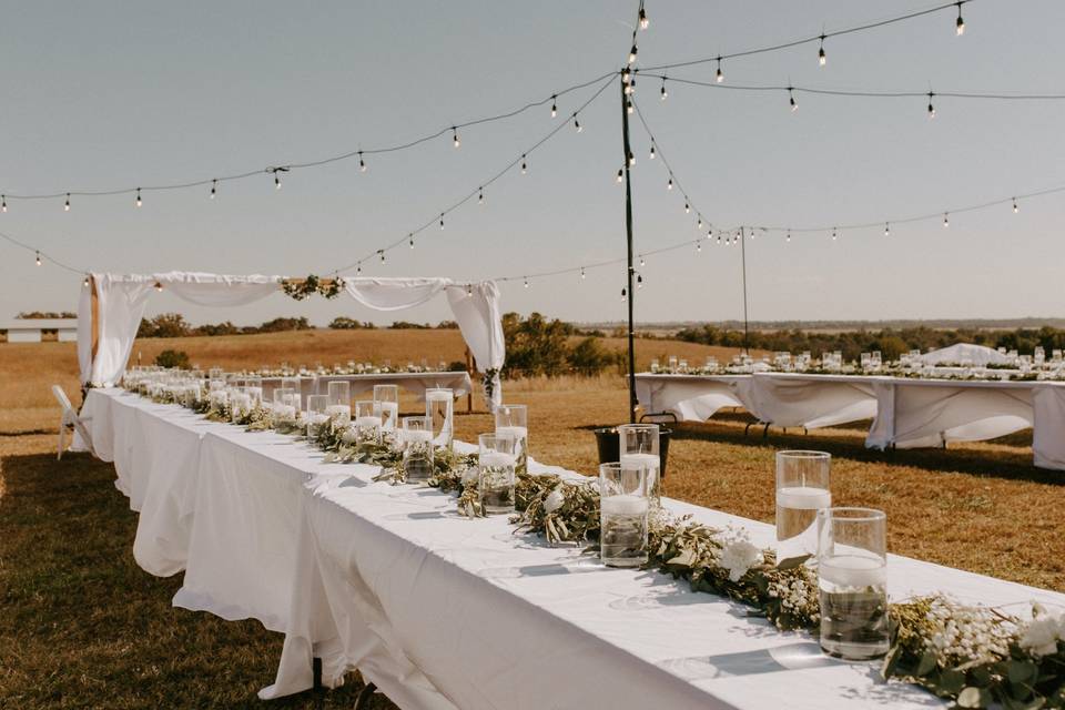 Justin+Bayli outdoor reception