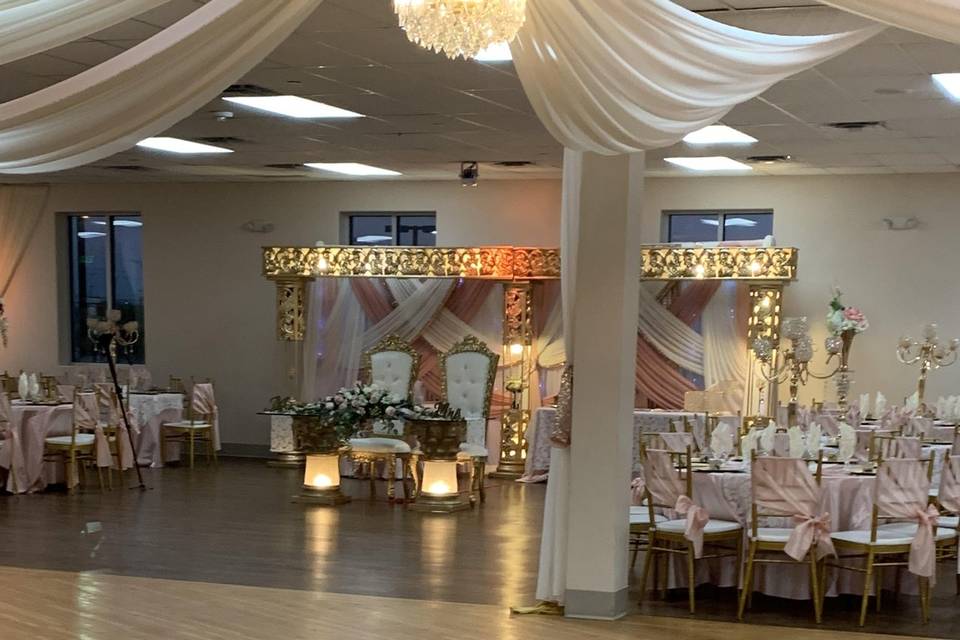 Las Nubes Banquet Hall (400).