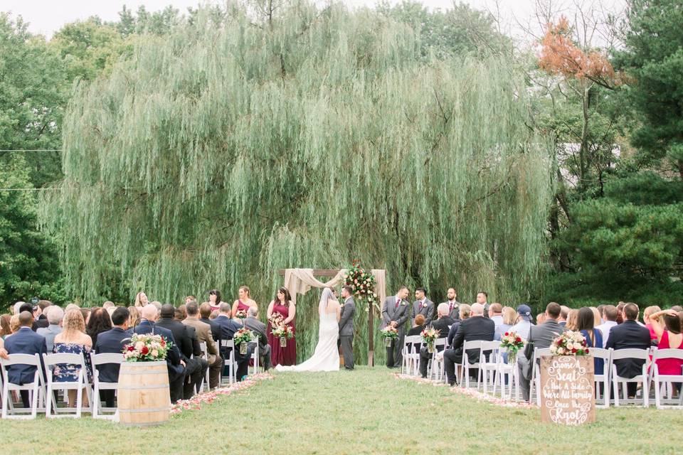 Willow Hill Wedding Decor