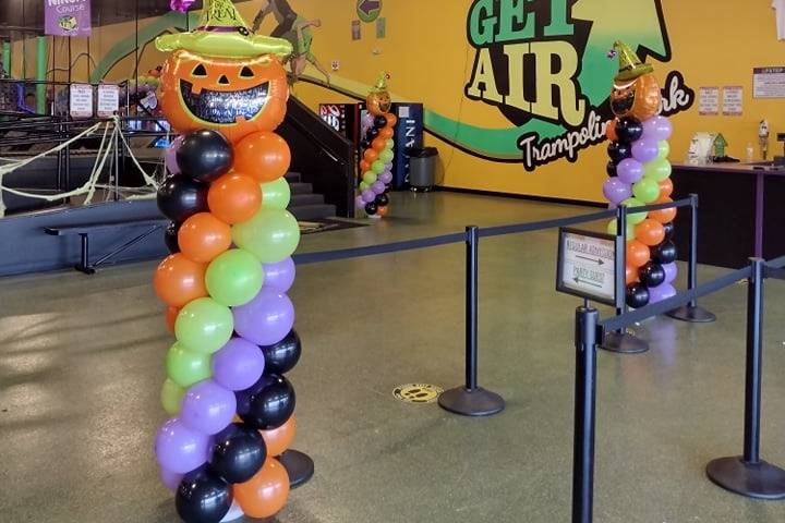 Balloon artist on Staff