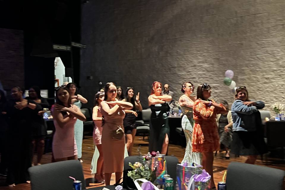 Sweet 16 Macarena