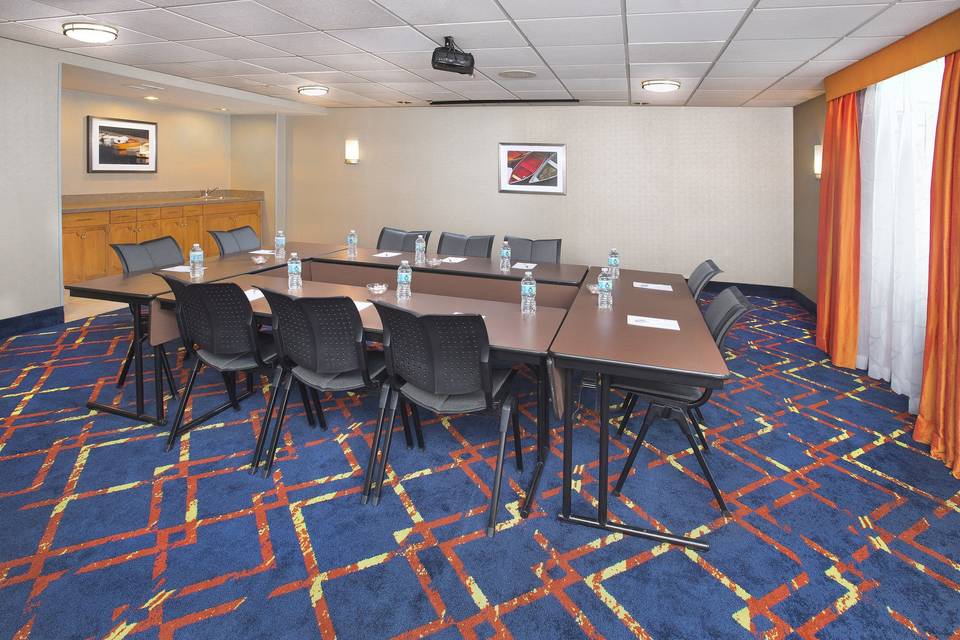 Multiuse meeting space