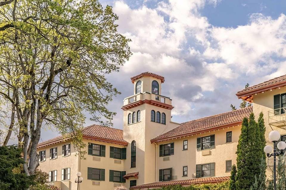 High school sweethearts united as one... Heathman lodge