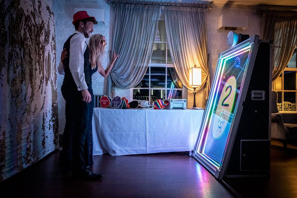 Magic mirror photo booth