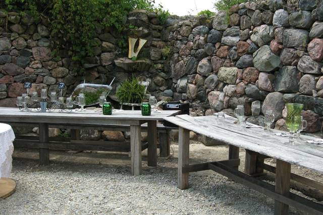 Stone wall stage area